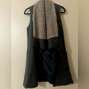 $30.00 EUC Sophie & Kate Open Front Sleeveless Faux Fur Cardigan Size Medium